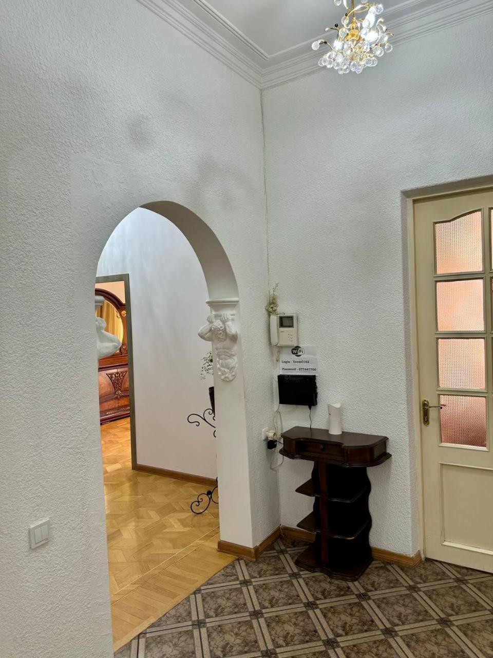 California Hostel Yerevan Ngoại thất bức ảnh