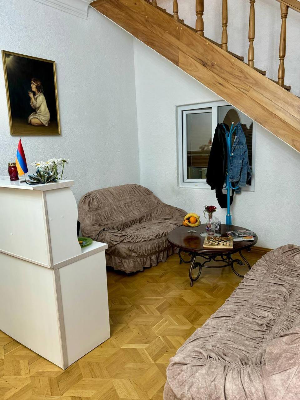 California Hostel Yerevan Ngoại thất bức ảnh