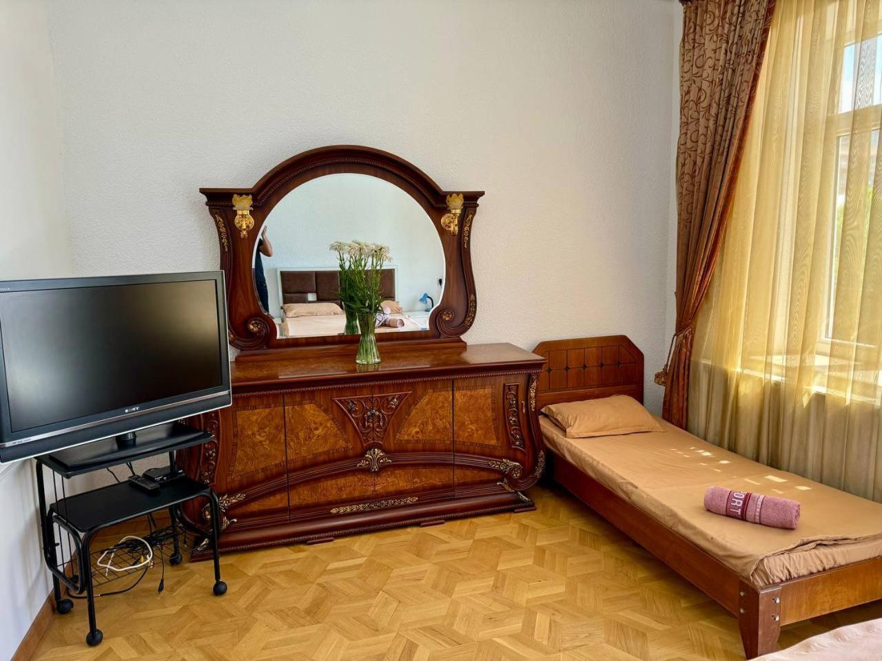 California Hostel Yerevan Ngoại thất bức ảnh