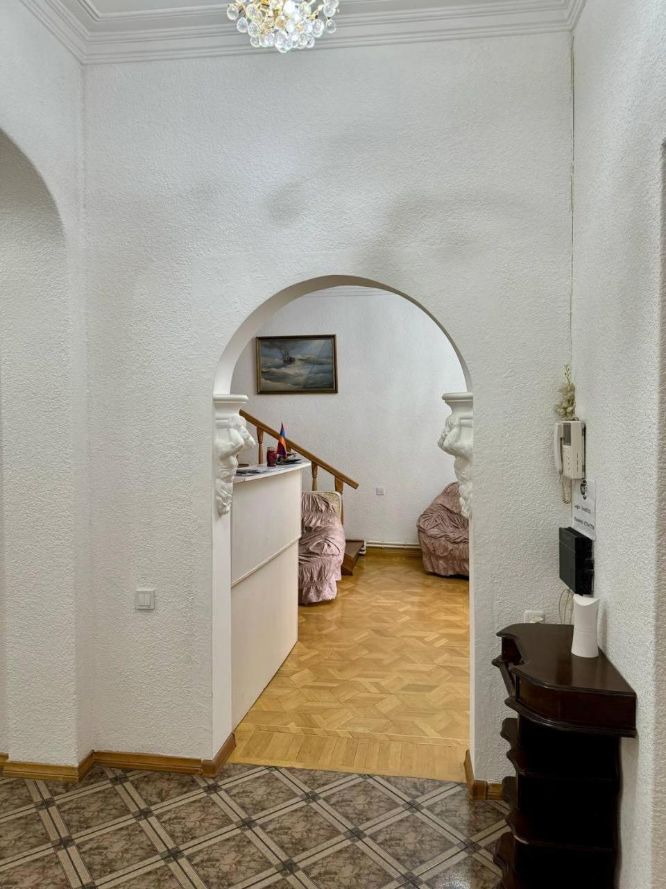 California Hostel Yerevan Ngoại thất bức ảnh