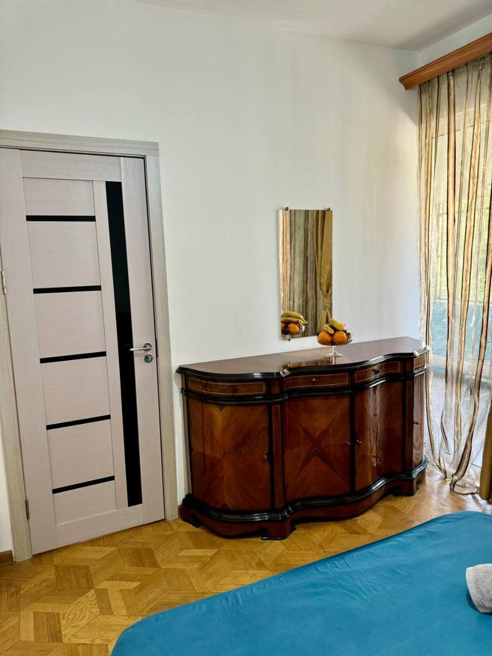 California Hostel Yerevan Ngoại thất bức ảnh