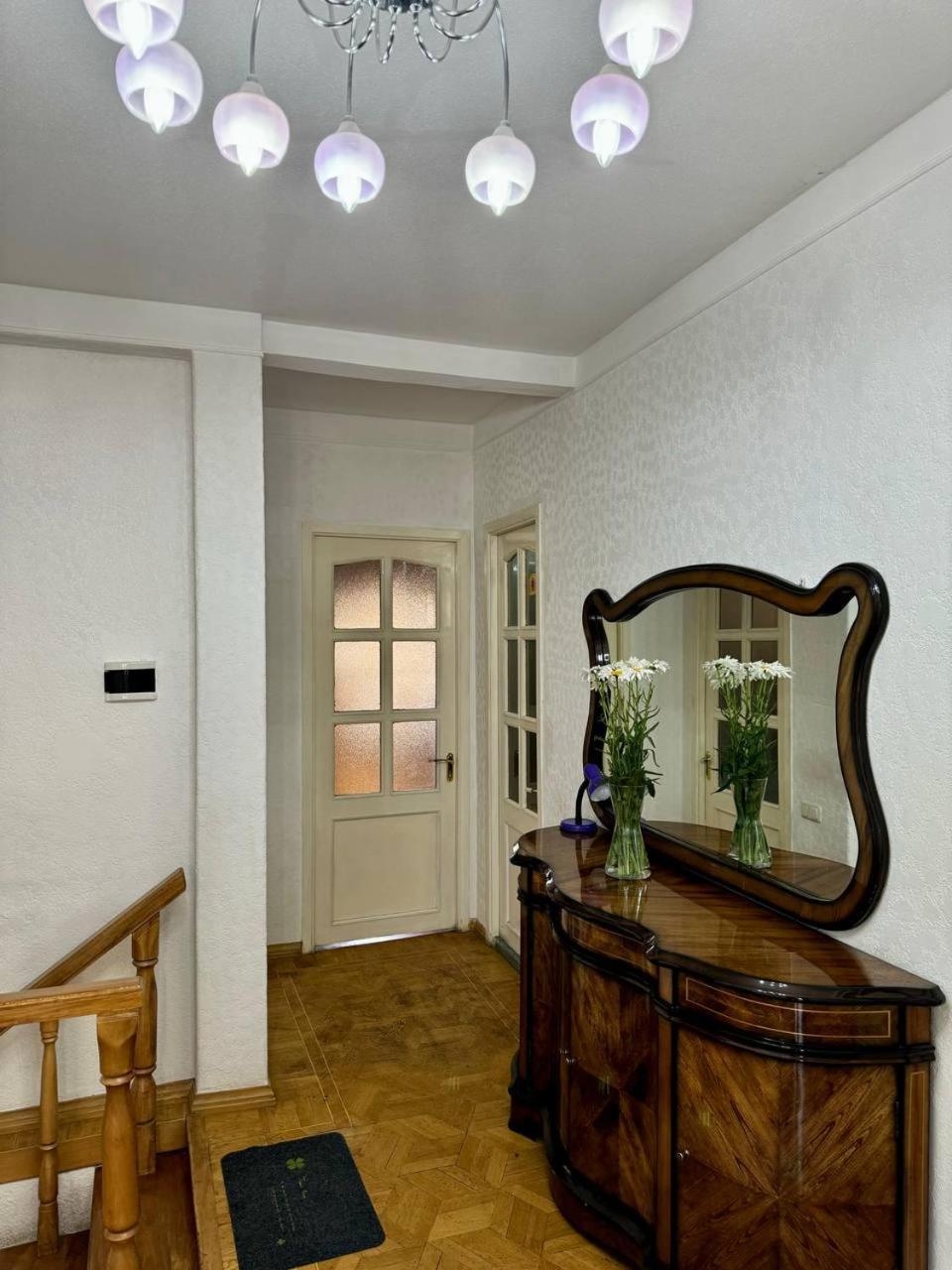 California Hostel Yerevan Ngoại thất bức ảnh